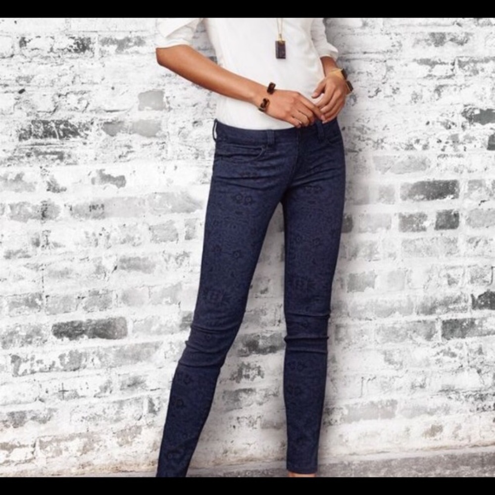Cabi Lace Navy Skinny Jeans 8 Curvy Fit